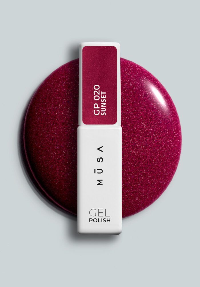 Бордочервен glitter гел лак Musa Nails GP020 с фин microglitter ефект и наситен амарантов нюанс за елегантен дълготраен маникюр.