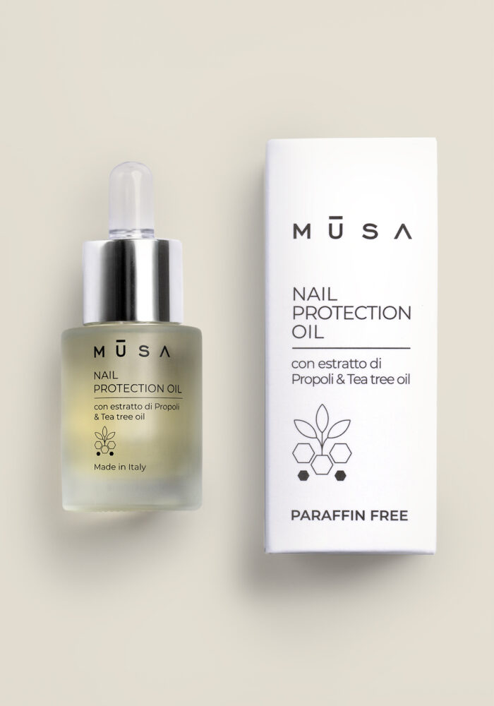 Nail Protection Oil 15 мл – защитно и укрепващо масло за нокти и кожички с прополис и tea tree, предпазва от инфекции и чупливост.